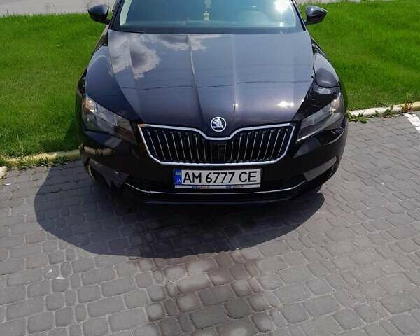 Черный Шкода Суперб, объемом двигателя 1.97 л и пробегом 238 тыс. км за 18000 $, фото 2 на Automoto.ua