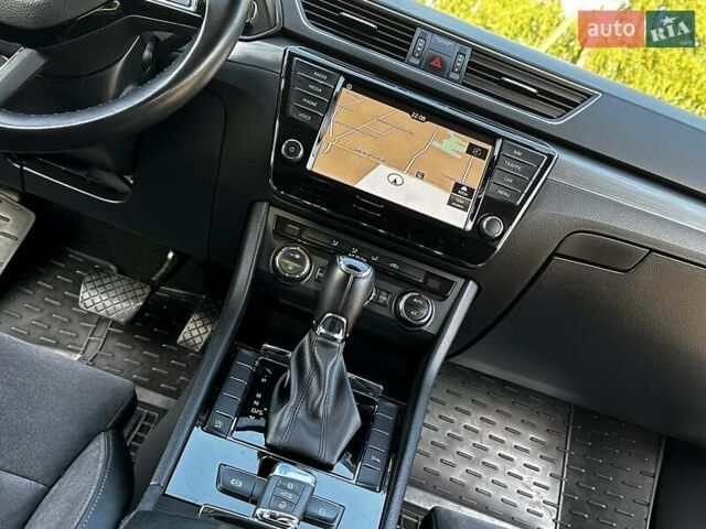 Черный Шкода Суперб, объемом двигателя 2 л и пробегом 242 тыс. км за 17999 $, фото 136 на Automoto.ua