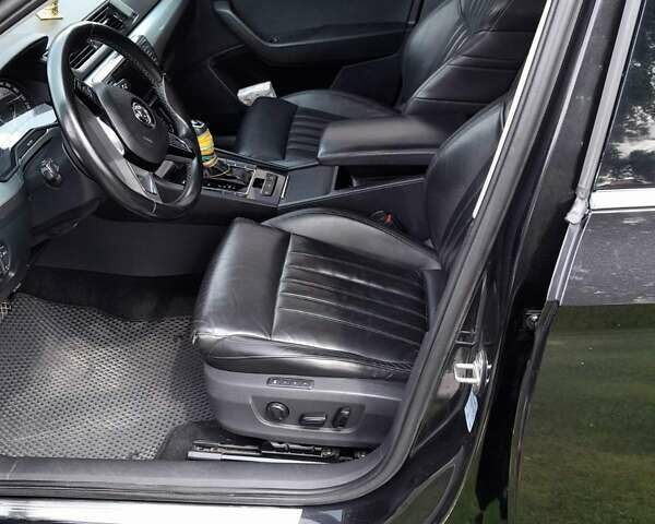 Черный Шкода Суперб, объемом двигателя 1.97 л и пробегом 238 тыс. км за 18000 $, фото 10 на Automoto.ua