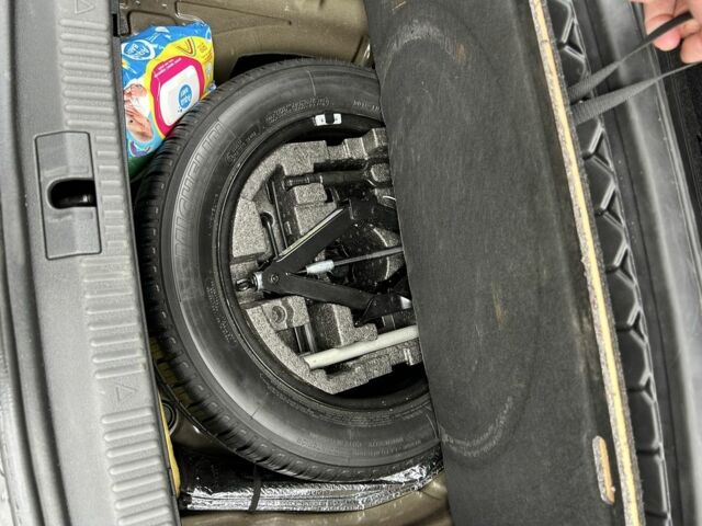 Черный Шкода Суперб, объемом двигателя 1.6 л и пробегом 202 тыс. км за 15200 $, фото 8 на Automoto.ua