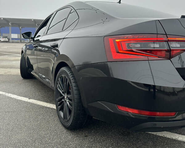 Черный Шкода Суперб, объемом двигателя 1.6 л и пробегом 229 тыс. км за 13999 $, фото 7 на Automoto.ua