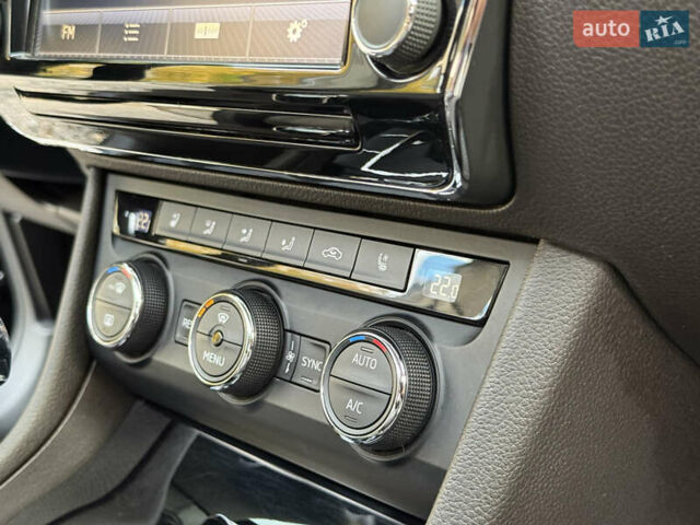 Чорний Шкода Суперб, об'ємом двигуна 2 л та пробігом 208 тис. км за 18399 $, фото 29 на Automoto.ua