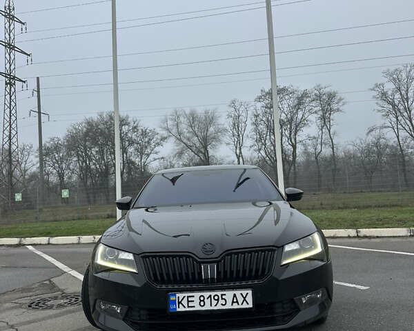 Черный Шкода Суперб, объемом двигателя 1.6 л и пробегом 229 тыс. км за 13999 $, фото 2 на Automoto.ua