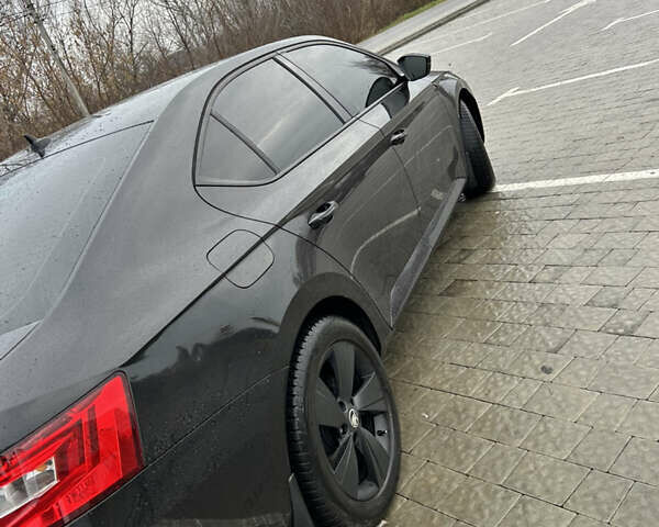 Чорний Шкода Суперб, об'ємом двигуна 1.6 л та пробігом 202 тис. км за 14300 $, фото 17 на Automoto.ua