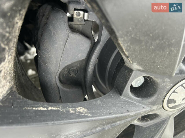 Чорний Шкода Суперб, об'ємом двигуна 1.6 л та пробігом 202 тис. км за 14300 $, фото 11 на Automoto.ua