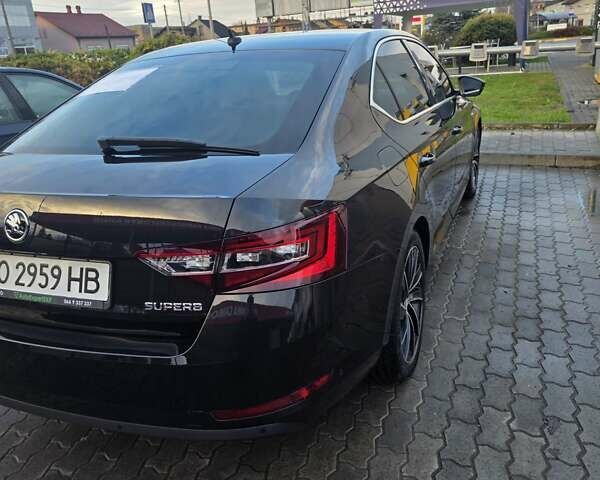 Черный Шкода Суперб, объемом двигателя 1.97 л и пробегом 245 тыс. км за 20000 $, фото 4 на Automoto.ua