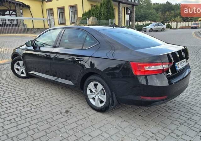 Черный Шкода Суперб, объемом двигателя 1.6 л и пробегом 200 тыс. км за 15999 $, фото 4 на Automoto.ua