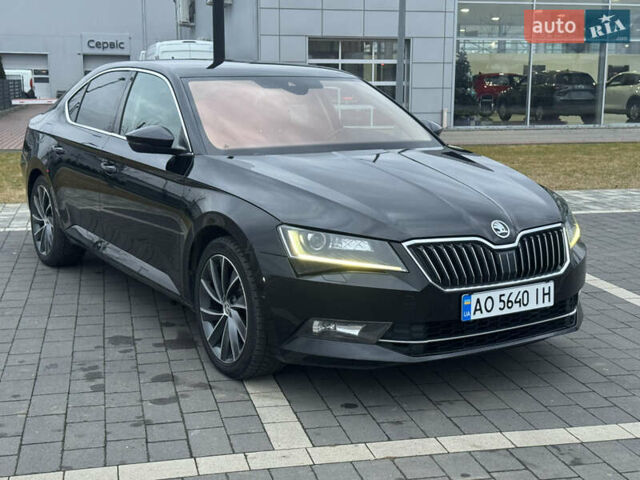 Черный Шкода Суперб, объемом двигателя 2 л и пробегом 246 тыс. км за 18500 $, фото 5 на Automoto.ua