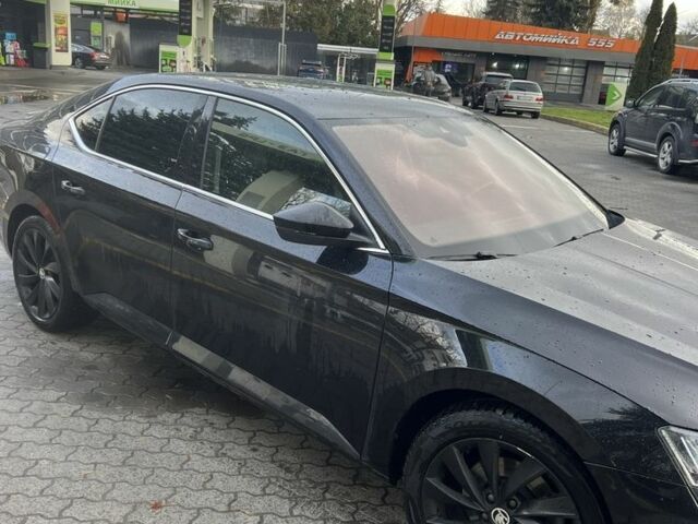 Шкода Суперб 2016 у Львові на Automoto.ua Чорний Шкода Суперб, об'ємом двигуна 2 л та пробігом 280 тис. км за 17500 $, фото 11 на Automoto.ua