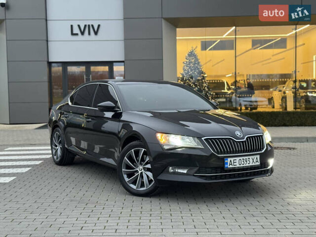 Черный Шкода Суперб, объемом двигателя 1.8 л и пробегом 145 тыс. км за 19500 $, фото 2 на Automoto.ua