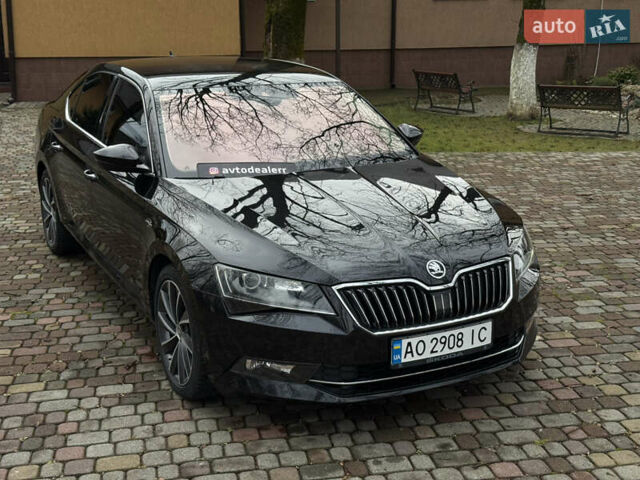 Черный Шкода Суперб, объемом двигателя 2 л и пробегом 284 тыс. км за 17500 $, фото 1 на Automoto.ua