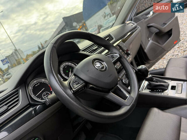 Чорний Шкода Суперб, об'ємом двигуна 2 л та пробігом 208 тис. км за 18399 $, фото 51 на Automoto.ua