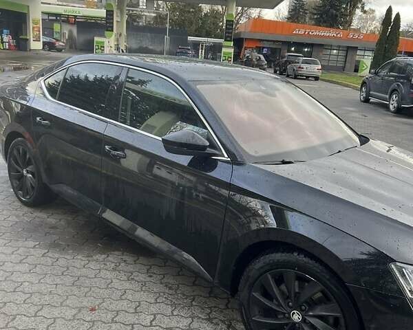 Шкода Суперб 2016 у Львові на Automoto.ua Чорний Шкода Суперб, об'ємом двигуна 2 л та пробігом 280 тис. км за 17500 $, фото 10 на Automoto.ua