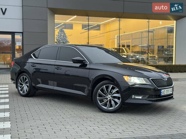Черный Шкода Суперб, объемом двигателя 1.8 л и пробегом 145 тыс. км за 19500 $, фото 3 на Automoto.ua
