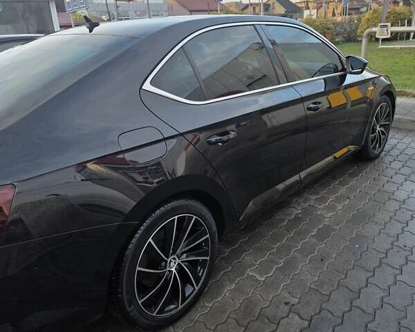 Черный Шкода Суперб, объемом двигателя 1.97 л и пробегом 245 тыс. км за 20000 $, фото 5 на Automoto.ua