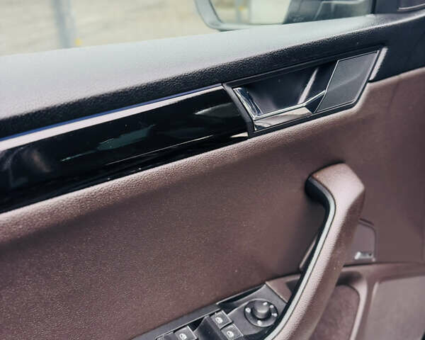 Черный Шкода Суперб, объемом двигателя 2 л и пробегом 270 тыс. км за 18500 $, фото 24 на Automoto.ua