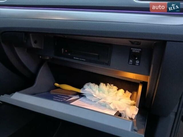 Черный Шкода Суперб, объемом двигателя 1.8 л и пробегом 131 тыс. км за 17300 $, фото 24 на Automoto.ua