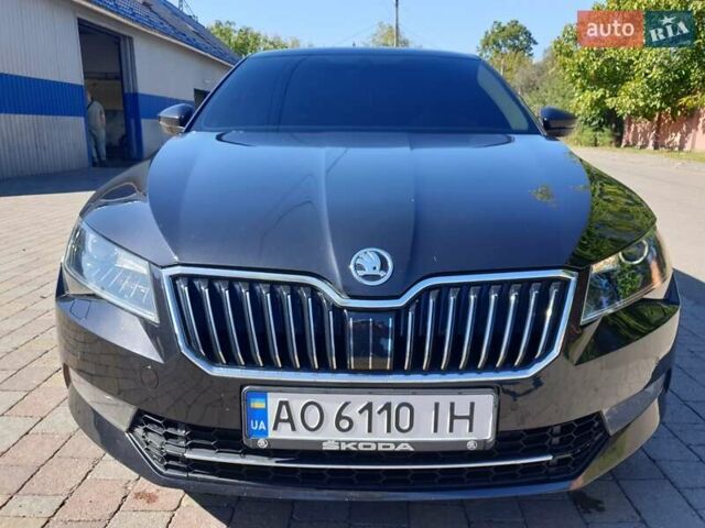 Чорний Шкода Суперб, об'ємом двигуна 2 л та пробігом 260 тис. км за 14800 $, фото 5 на Automoto.ua