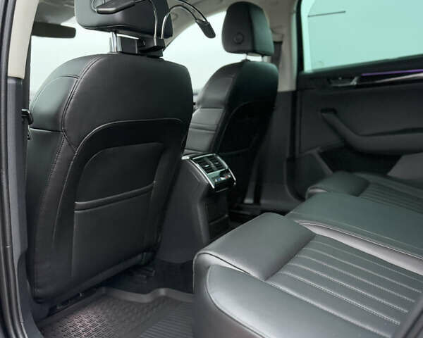 Черный Шкода Суперб, объемом двигателя 2 л и пробегом 178 тыс. км за 24900 $, фото 106 на Automoto.ua