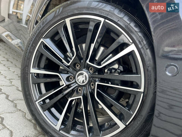 Чорний Шкода Суперб, об'ємом двигуна 2 л та пробігом 319 тис. км за 18500 $, фото 48 на Automoto.ua