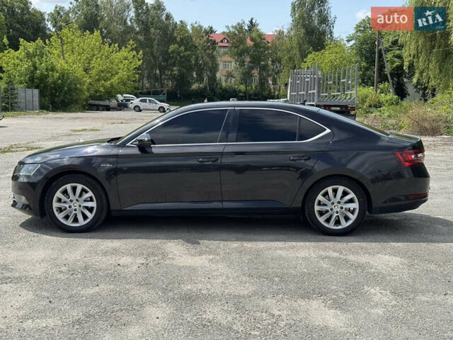 Чорний Шкода Суперб, об'ємом двигуна 2 л та пробігом 247 тис. км за 16999 $, фото 5 на Automoto.ua