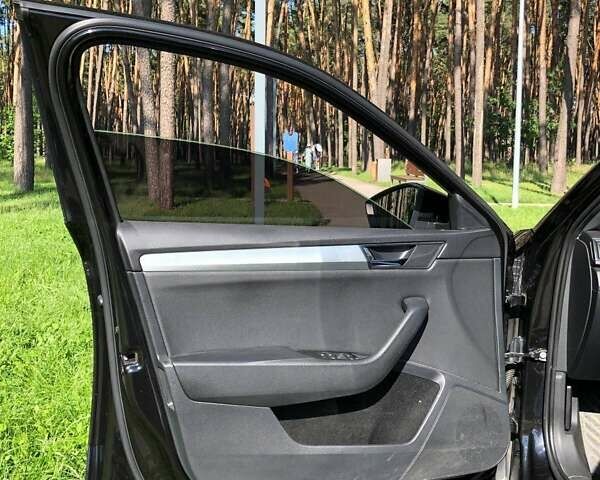 Черный Шкода Суперб, объемом двигателя 1.8 л и пробегом 220 тыс. км за 15499 $, фото 30 на Automoto.ua