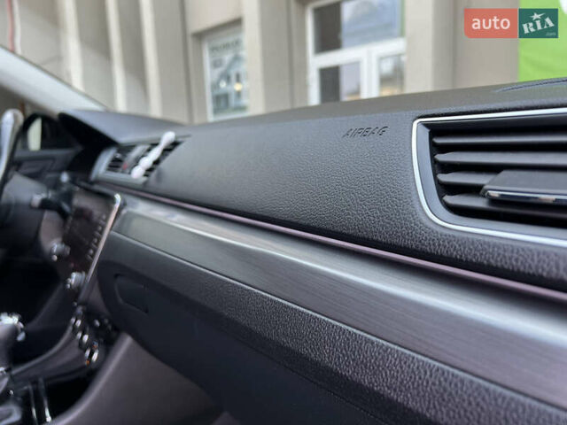 Чорний Шкода Суперб, об'ємом двигуна 2 л та пробігом 319 тис. км за 18500 $, фото 29 на Automoto.ua