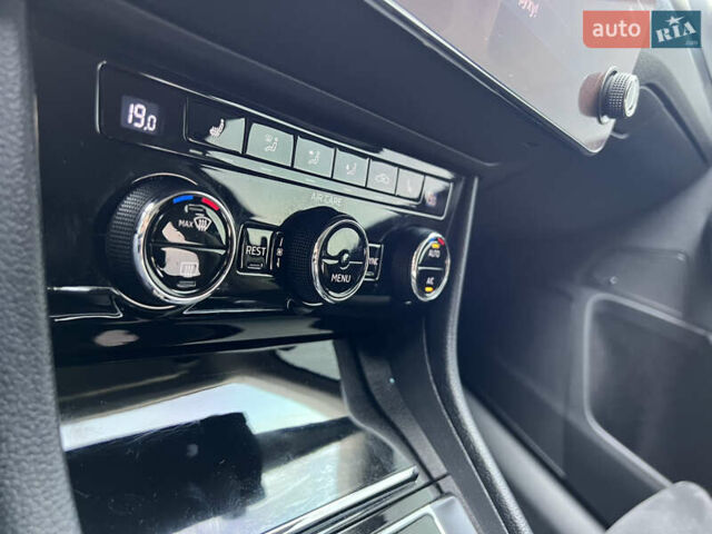 Чорний Шкода Суперб, об'ємом двигуна 2 л та пробігом 319 тис. км за 18500 $, фото 21 на Automoto.ua