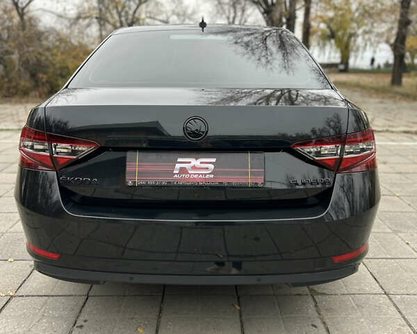 Черный Шкода Суперб, объемом двигателя 1.98 л и пробегом 174 тыс. км за 17500 $, фото 7 на Automoto.ua