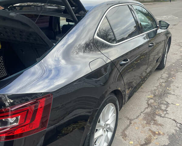 Шкода Суперб 2017 у Житомирі на Automoto.ua Чорний Шкода Суперб, об'ємом двигуна 1.97 л та пробігом 340 тис. км за 16800 $, фото 6 на Automoto.ua