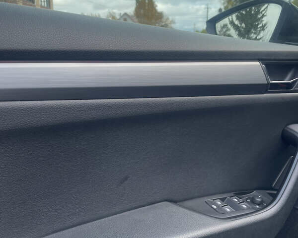 Шкода Суперб 2017 у Житомирі на Automoto.ua Чорний Шкода Суперб, об'ємом двигуна 1.97 л та пробігом 340 тис. км за 16800 $, фото 18 на Automoto.ua