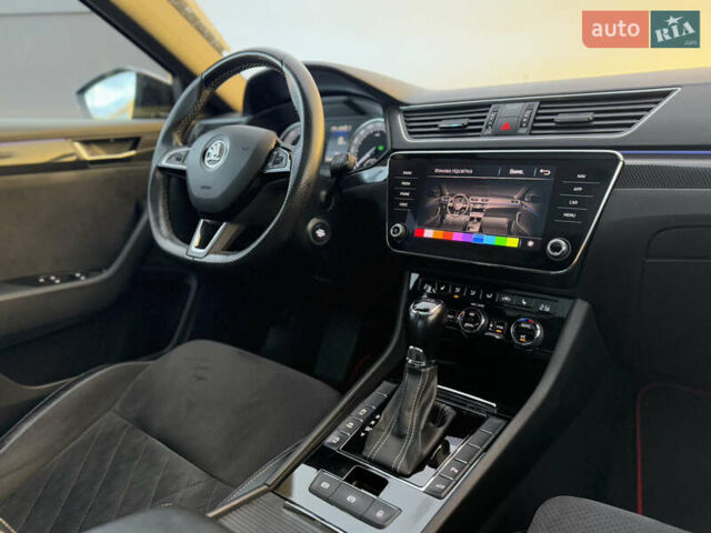 Черный Шкода Суперб, объемом двигателя 2 л и пробегом 158 тыс. км за 26900 $, фото 111 на Automoto.ua