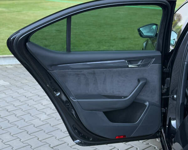 Черный Шкода Суперб, объемом двигателя 2 л и пробегом 158 тыс. км за 26900 $, фото 92 на Automoto.ua