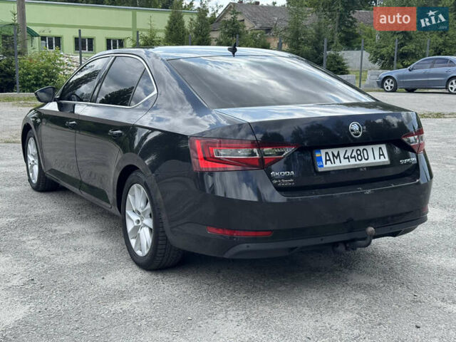 Чорний Шкода Суперб, об'ємом двигуна 2 л та пробігом 247 тис. км за 16999 $, фото 8 на Automoto.ua