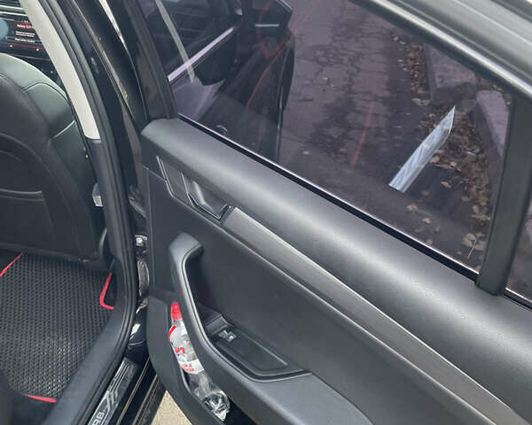 Шкода Суперб 2017 у Житомирі на Automoto.ua Чорний Шкода Суперб, об'ємом двигуна 1.97 л та пробігом 340 тис. км за 16800 $, фото 10 на Automoto.ua