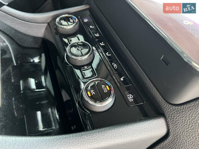 Чорний Шкода Суперб, об'ємом двигуна 2 л та пробігом 319 тис. км за 18500 $, фото 27 на Automoto.ua