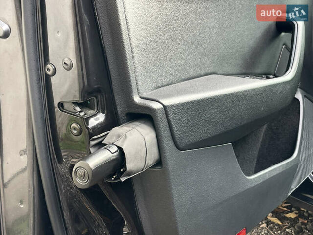 Черный Шкода Суперб, объемом двигателя 1.97 л и пробегом 262 тыс. км за 20990 $, фото 26 на Automoto.ua