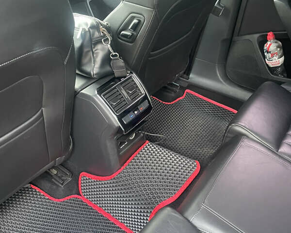 Шкода Суперб 2017 у Житомирі на Automoto.ua Чорний Шкода Суперб, об'ємом двигуна 1.97 л та пробігом 340 тис. км за 16800 $, фото 16 на Automoto.ua