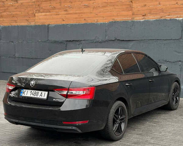 Чорний Шкода Суперб, об'ємом двигуна 1.97 л та пробігом 220 тис. км за 18400 $, фото 5 на Automoto.ua