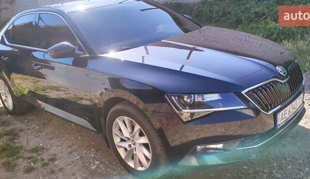 Черный Шкода Суперб, объемом двигателя 2 л и пробегом 54 тыс. км за 30000 $, фото 1 на Automoto.ua
