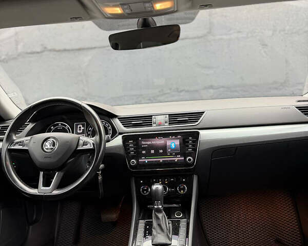 Чорний Шкода Суперб, об'ємом двигуна 1.97 л та пробігом 220 тис. км за 18400 $, фото 17 на Automoto.ua