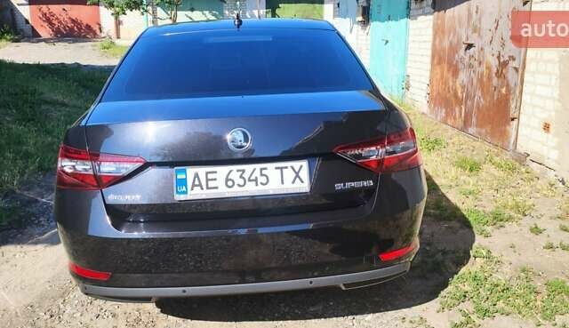 Черный Шкода Суперб, объемом двигателя 2 л и пробегом 54 тыс. км за 30000 $, фото 2 на Automoto.ua