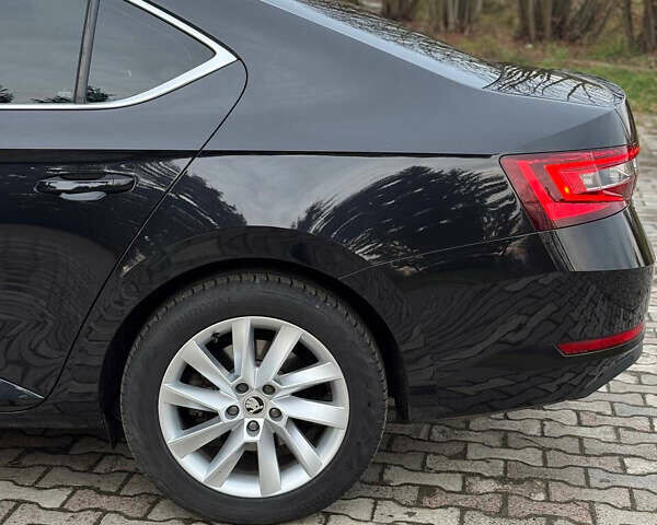 Черный Шкода Суперб, объемом двигателя 1.97 л и пробегом 184 тыс. км за 18700 $, фото 17 на Automoto.ua