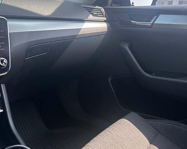 Чорний Шкода Суперб, об'ємом двигуна 1.8 л та пробігом 159 тис. км за 17450 $, фото 10 на Automoto.ua