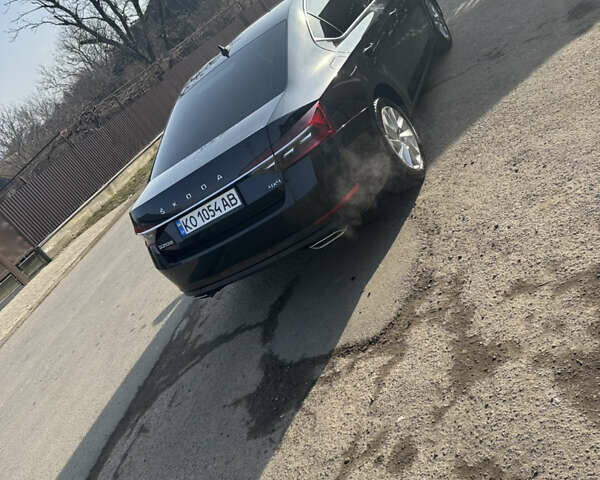 Черный Шкода Суперб, объемом двигателя 2 л и пробегом 178 тыс. км за 25000 $, фото 8 на Automoto.ua