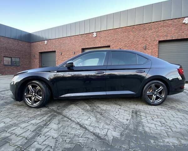 Черный Шкода Суперб, объемом двигателя 1.97 л и пробегом 110 тыс. км за 29499 $, фото 2 на Automoto.ua