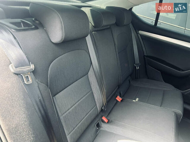 Чорний Шкода Суперб, об'ємом двигуна 1.8 л та пробігом 159 тис. км за 17450 $, фото 9 на Automoto.ua