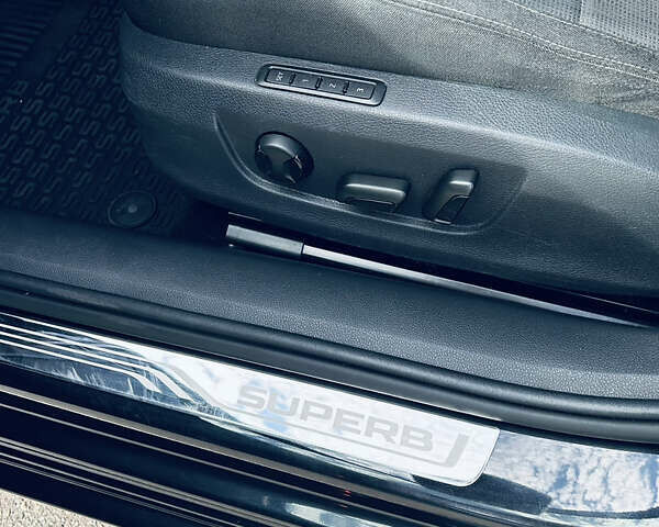 Чорний Шкода Суперб, об'ємом двигуна 1.8 л та пробігом 159 тис. км за 17450 $, фото 19 на Automoto.ua