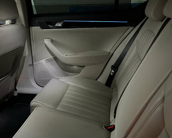 Черный Шкода Суперб, объемом двигателя 1.97 л и пробегом 177 тыс. км за 29000 $, фото 78 на Automoto.ua