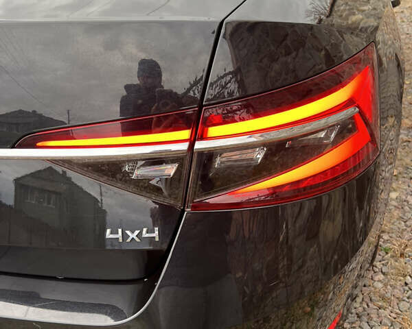 Черный Шкода Суперб, объемом двигателя 1.97 л и пробегом 177 тыс. км за 29000 $, фото 7 на Automoto.ua